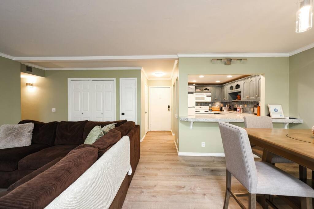 Chic Condo Steps From Petco Park San Diego Exterior foto